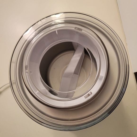 Cuisinart Ice Cream Maker 1.5 Qt - Picture 3 of 8